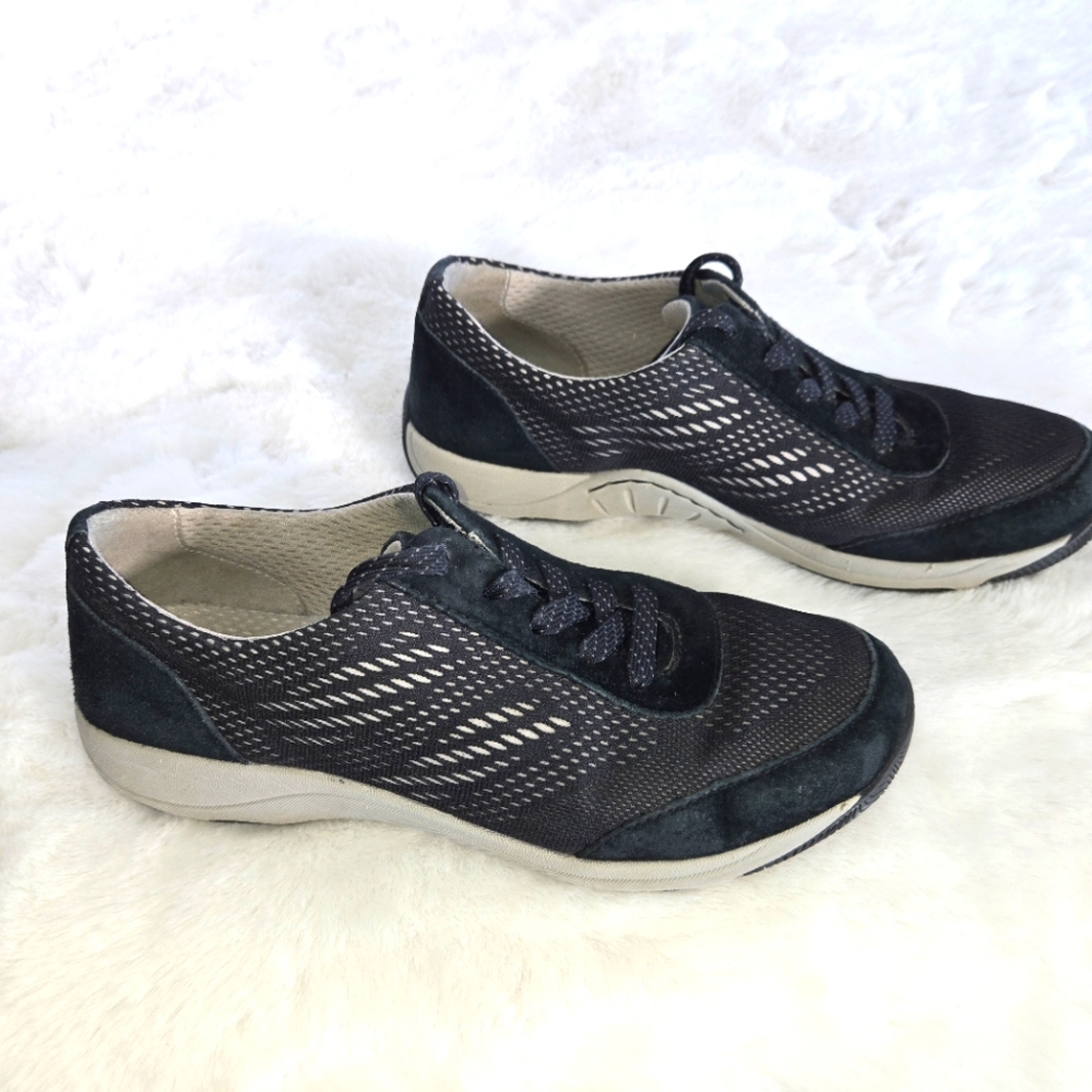 Women's Black Suede Low Top Lace Up  Dansko Casual Sneakers EU size 37